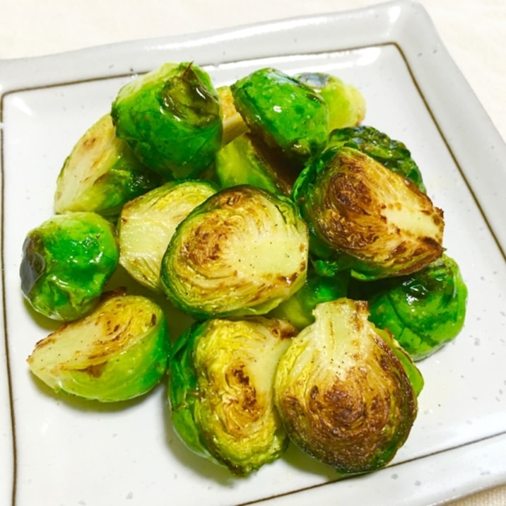 付け合せに 芽キャベツのオリーブ塩コショウ焼き レシピ 作り方 By Kuuuma 楽天レシピ 付け合せに 芽キャベツのオリーブ塩コショウ焼き レシピ 作り方 By Kuuuma 楽天レシピ